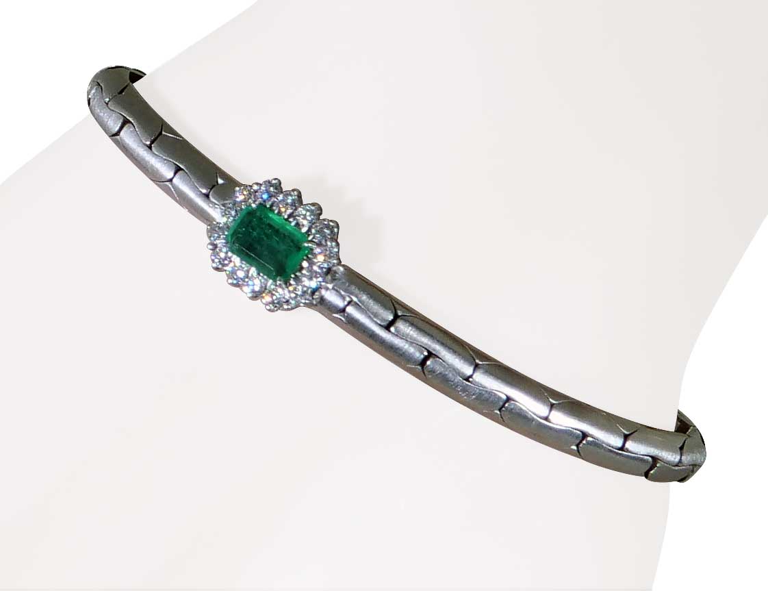 Smaragdarmband mit 56 Brillanten pavee in 18 Kt Gold und 0,72ct Smaragd
