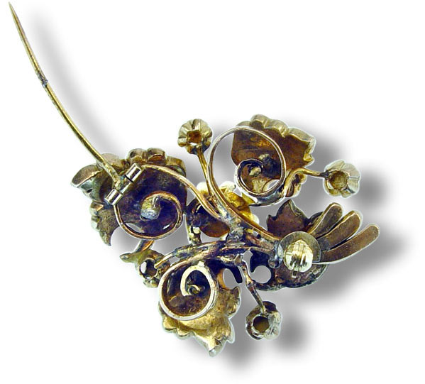 antike  Brosche -  Blütenbouquet mit grossen  Diamantrosen