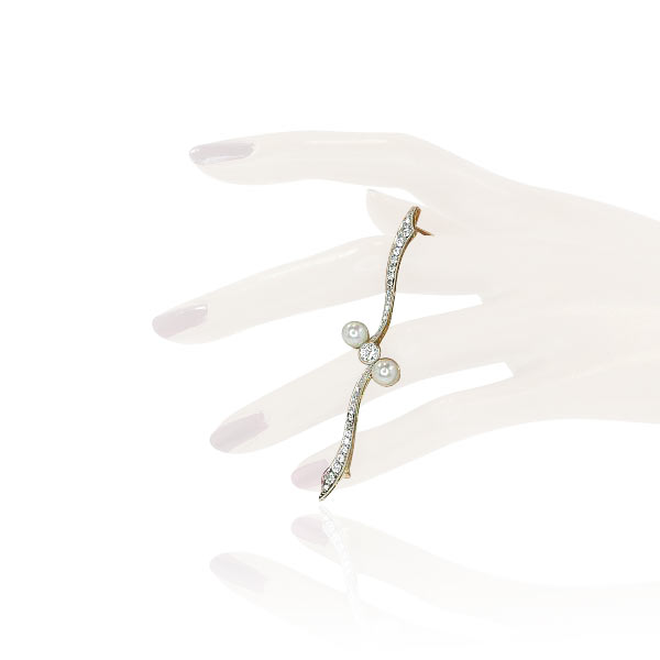 Diamant Brosche mit zwei Perlen und 0,990ct Diamanten in Gold