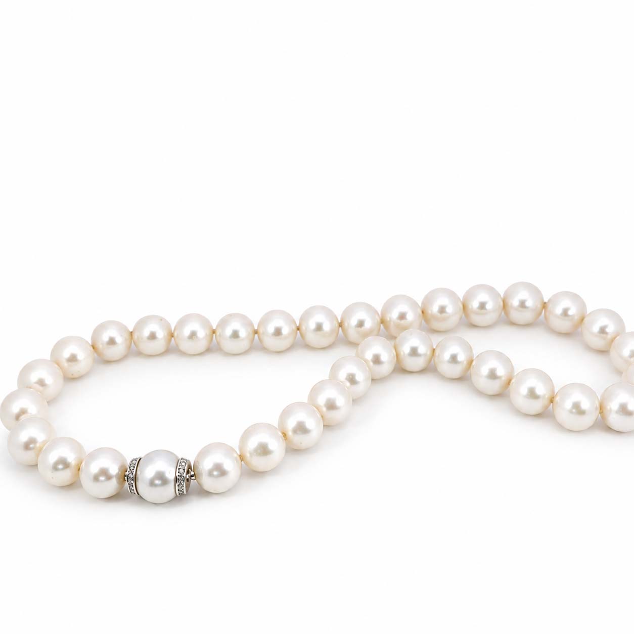Silberwei�e S�dseeperlenkette, S�dseeperlen 14-11,5mm mit Patentschlie�e und Diamanten 